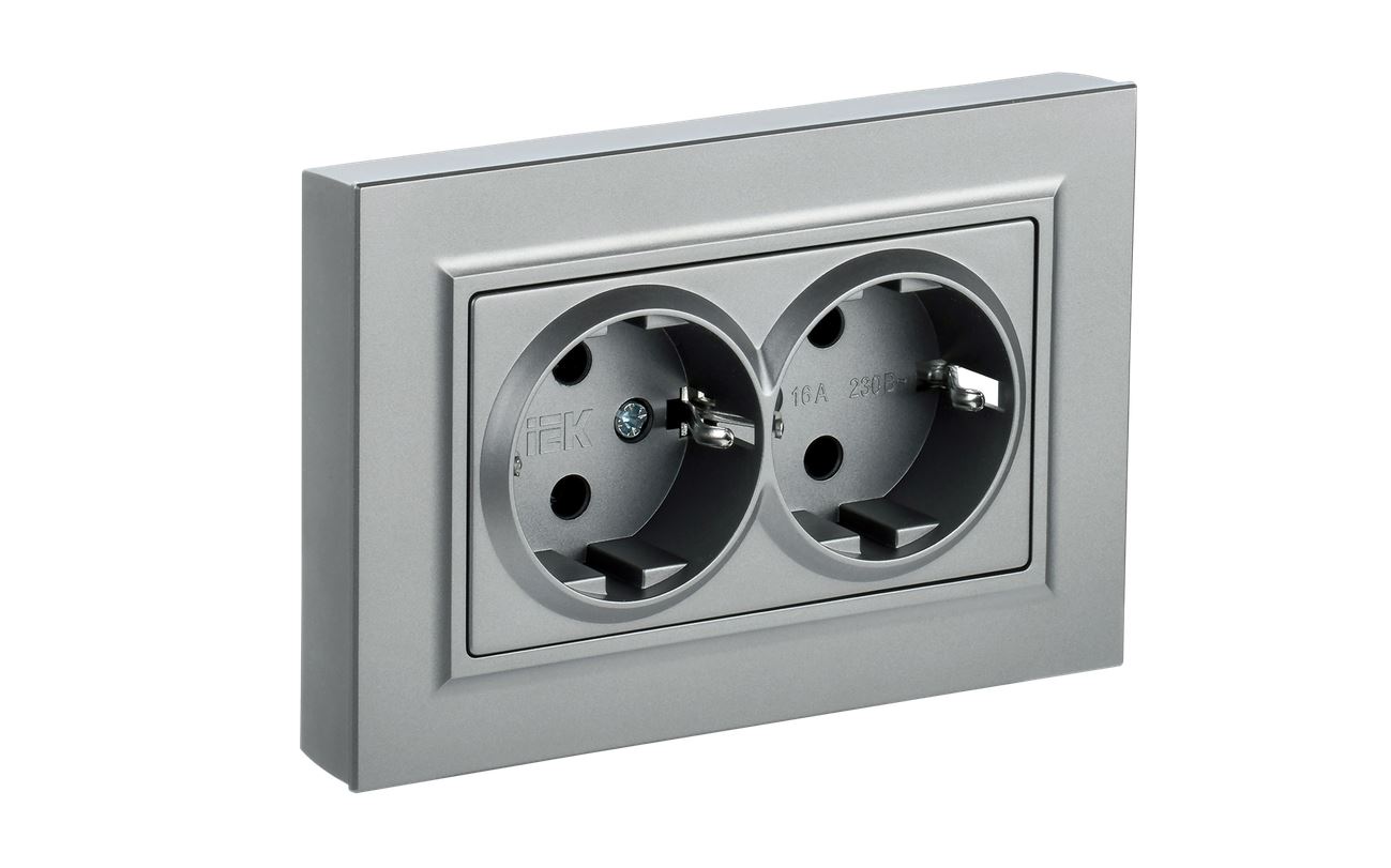 Алюминий розетка двойная с заземлением без защитных шторок 16А в сборе РС12-3-БрА