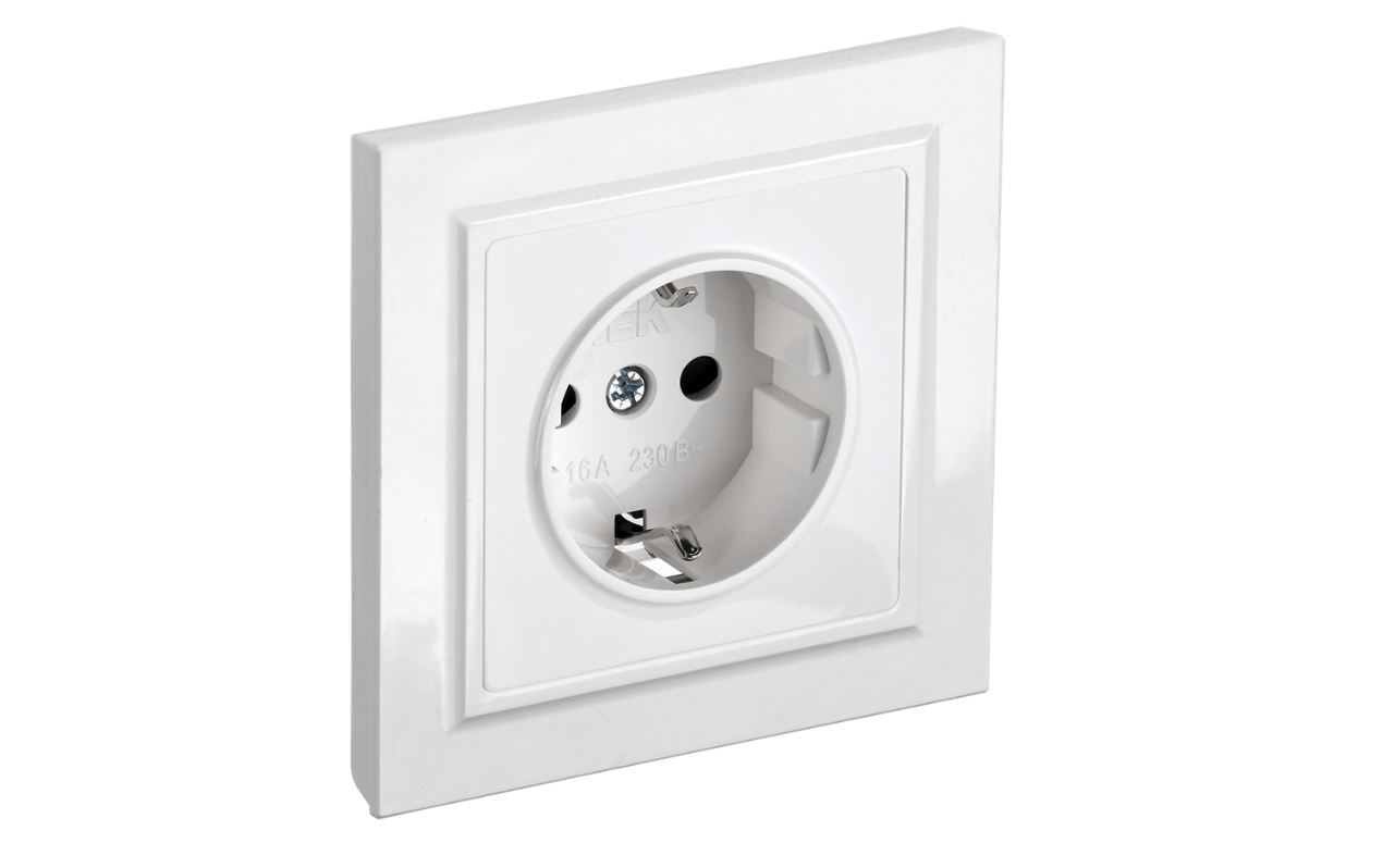 Розетка с рамкой 1-местная белый с заземл с защитными шторками 16А в сборе РСР14-1-0-БрБ IEK (10)