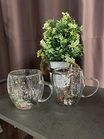 Стакан с ручкой 250 мл "Сердца любви" с блестками