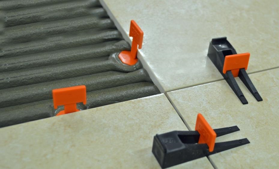 Система выравнивания плитки DECOR Клин+Зажим "Флажок" 1,4мм, по 40шт, пакет ((30)