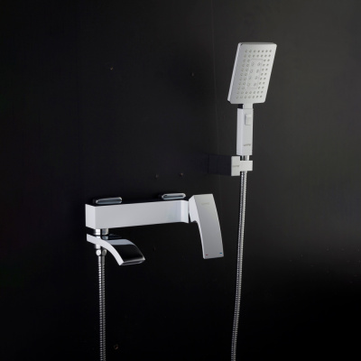 Смеситель для ванны переключатель на лейку белый/хром GAPPO арт. G3207-8