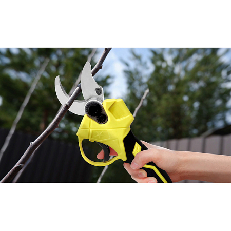 Аккумуляторный секатор CP-20Li-2K EA+ Huter (в комплекте с 2-мя АКБ и ЗУ)